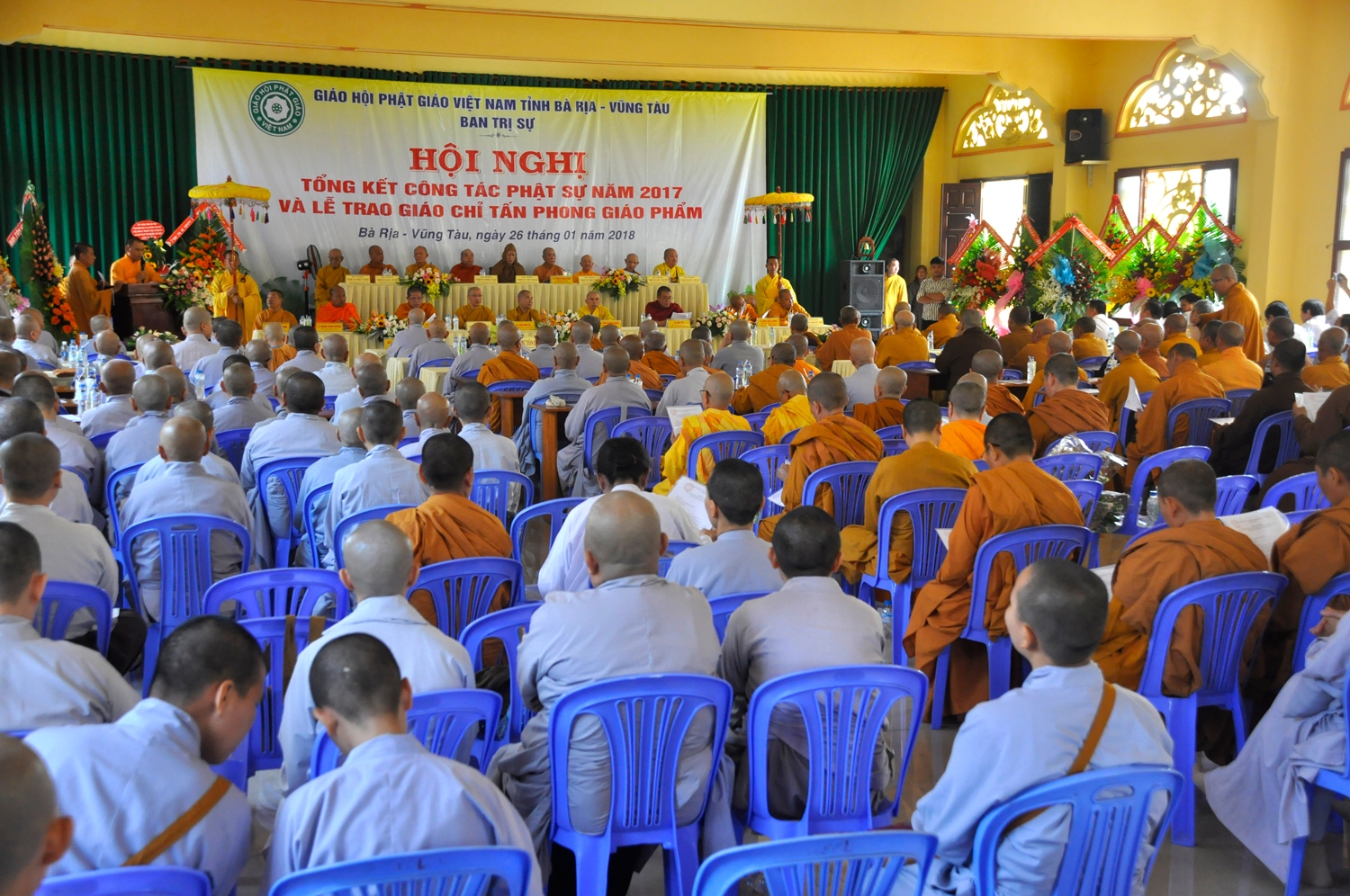 Phật giáo BR-VT: Hội nghị tổng kết công tác Phật sự 2017 và trao Giáo chỉ tấn phong giáo phẩm