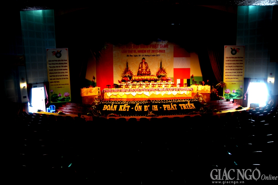 Phật Giáo BR-VT: Lễ viếng Đài Liệt Sĩ