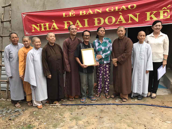 Long Hải: Ban Đại Diện Phật Giáo Bàn giao nhà Đại đoàn kết
