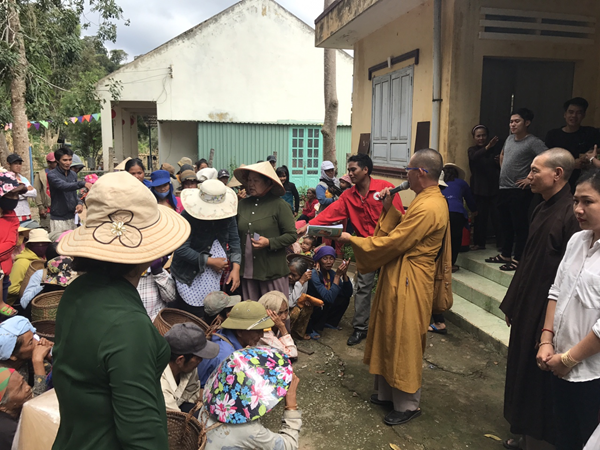 Long Hải: Thiền viện Tịch Chiếu Phát Quà Cho Người Đặc Biệt Khó Khăn ở tỉnh Bình Thuận