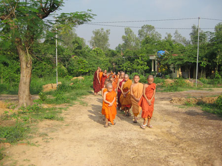 Tìm hiểu y phục Phật giáo Nguyên Thủy Nam Tông Việt Nam