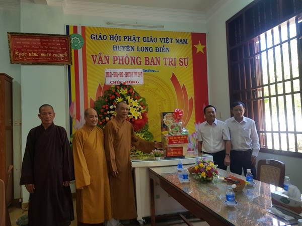 Chính quyền tỉnh thăm và chúc mừng Ban Trị sự GHPGVN huyện Long Điền nhân Đại lễ Phật đản PL.2567 - DL.2023