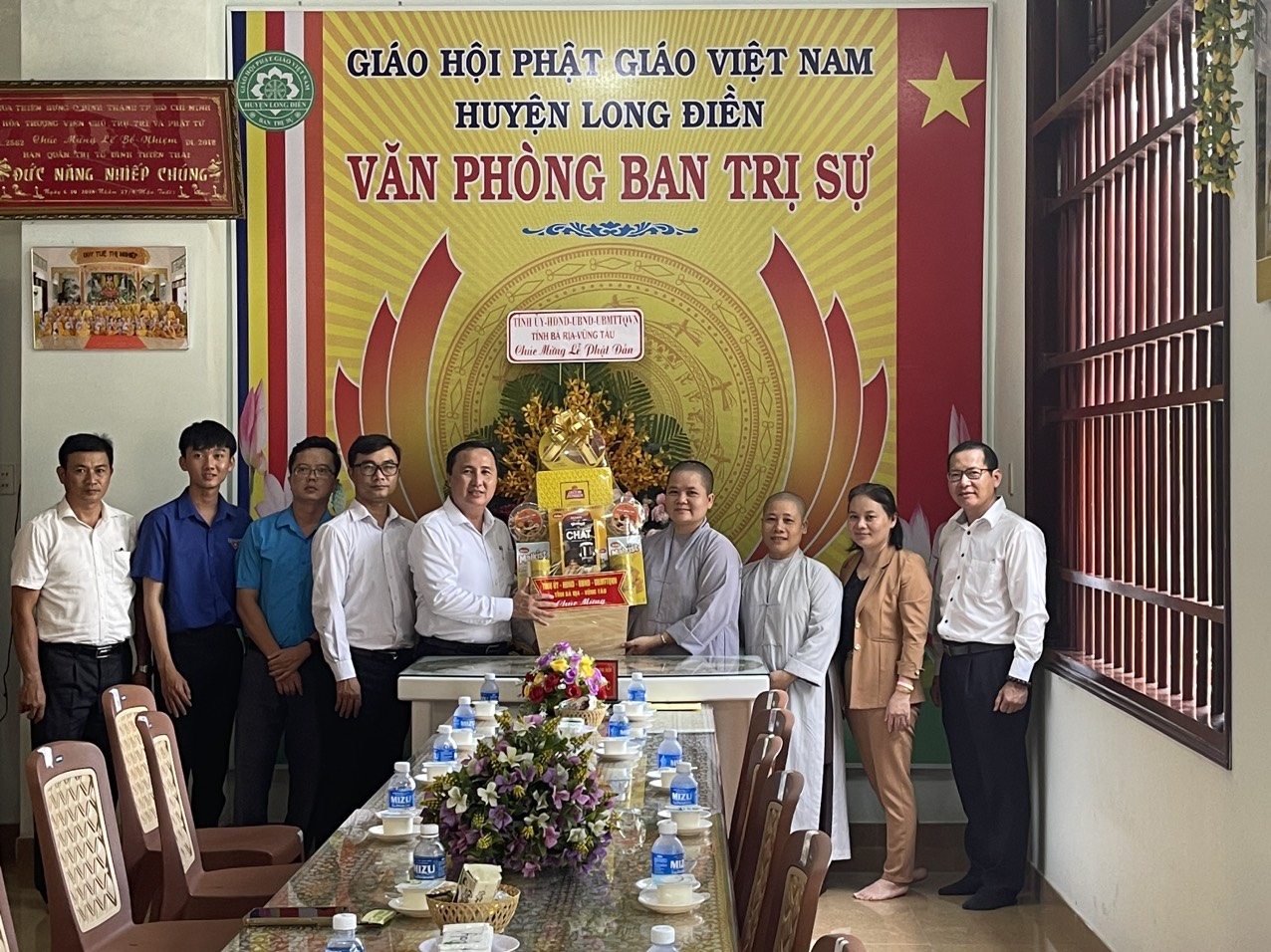 Chính quyền Tỉnh, Huyện thăm, chúc mừng Ban Trị sự GHPGVN huyện Long Điền nhân Đại lễ Phật đản PL.2568 - DL.2024