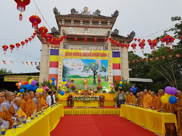 Phật Giáo Long Điền: Kính Mừng Đại Lễ Phật Đản PL. 2562 – DL. 2018 và Diễu hành xe hoa